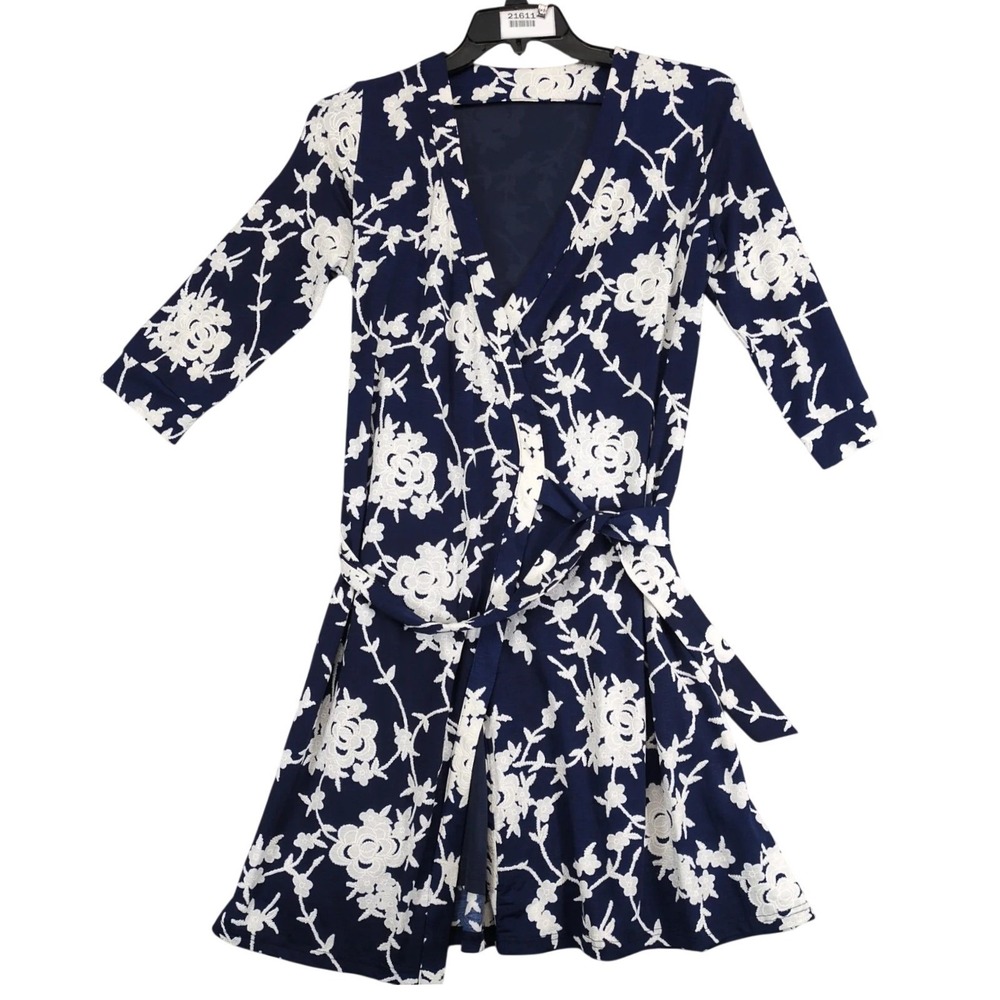 Grapent Navy Textured White Floral Knee-Length Wrap Dress‎ Sz 4 Romantic Party